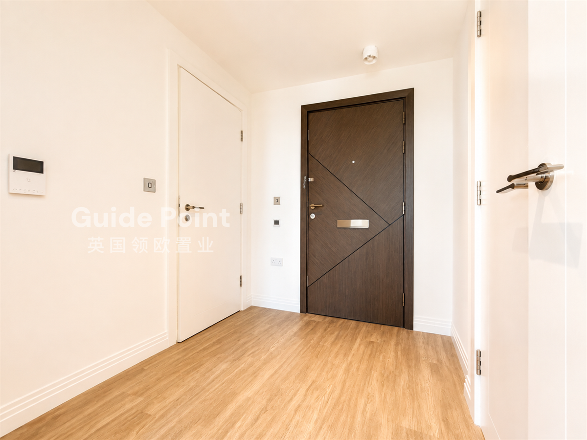 Flat Vauxhall Street in Greater London