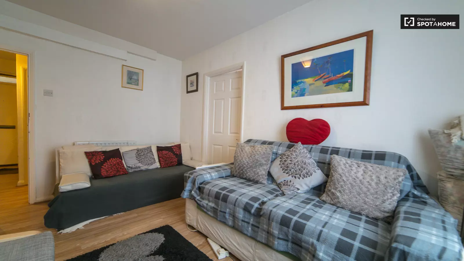 Flat Turnham Road in Greater London