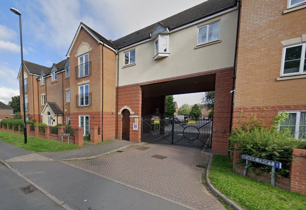 Flat Bewick Croft in Coventry