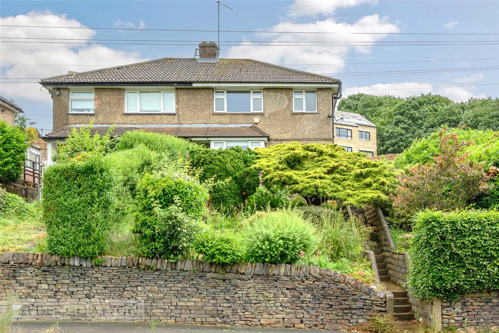 House Greenfield Road in Kirklees