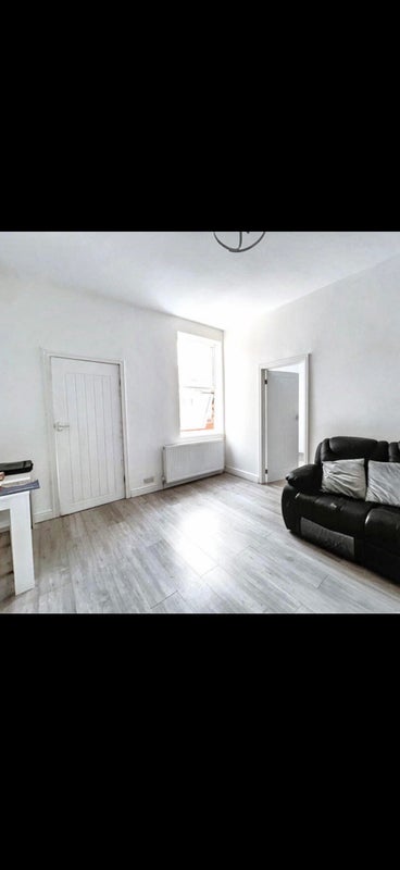 Room Windsor Avenue in Gateshead