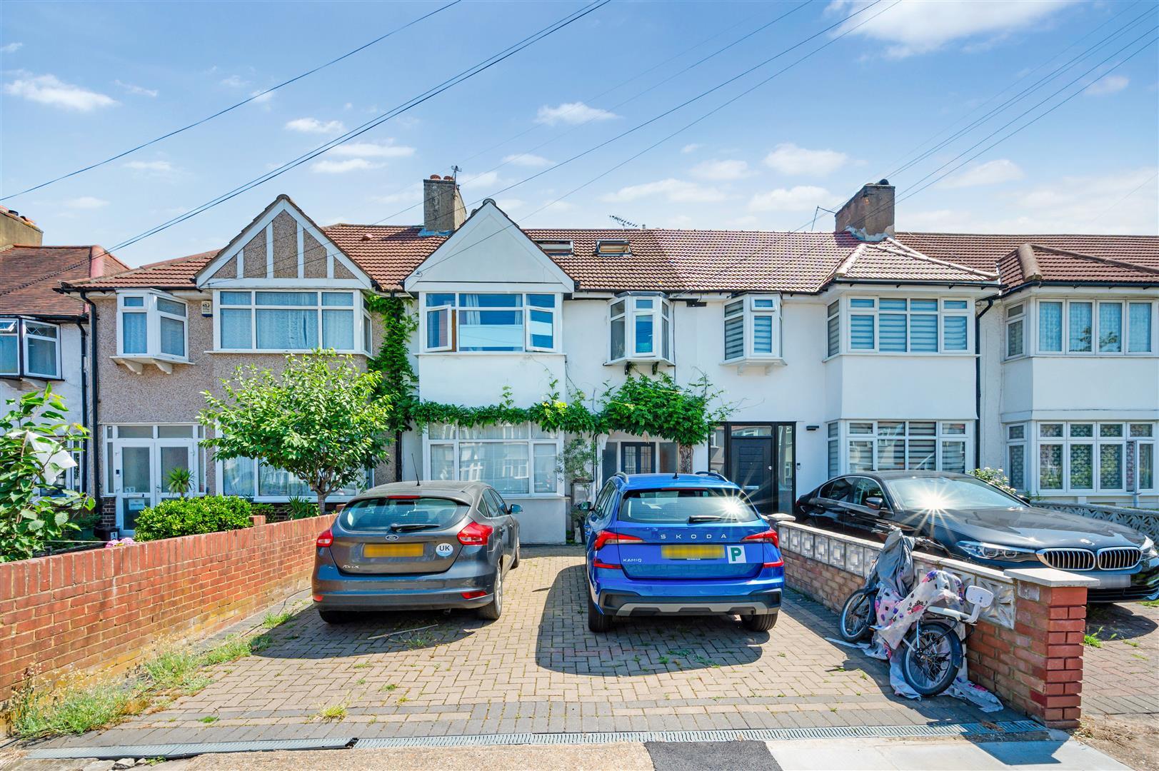 Flat Windermere Avenue in Greater London