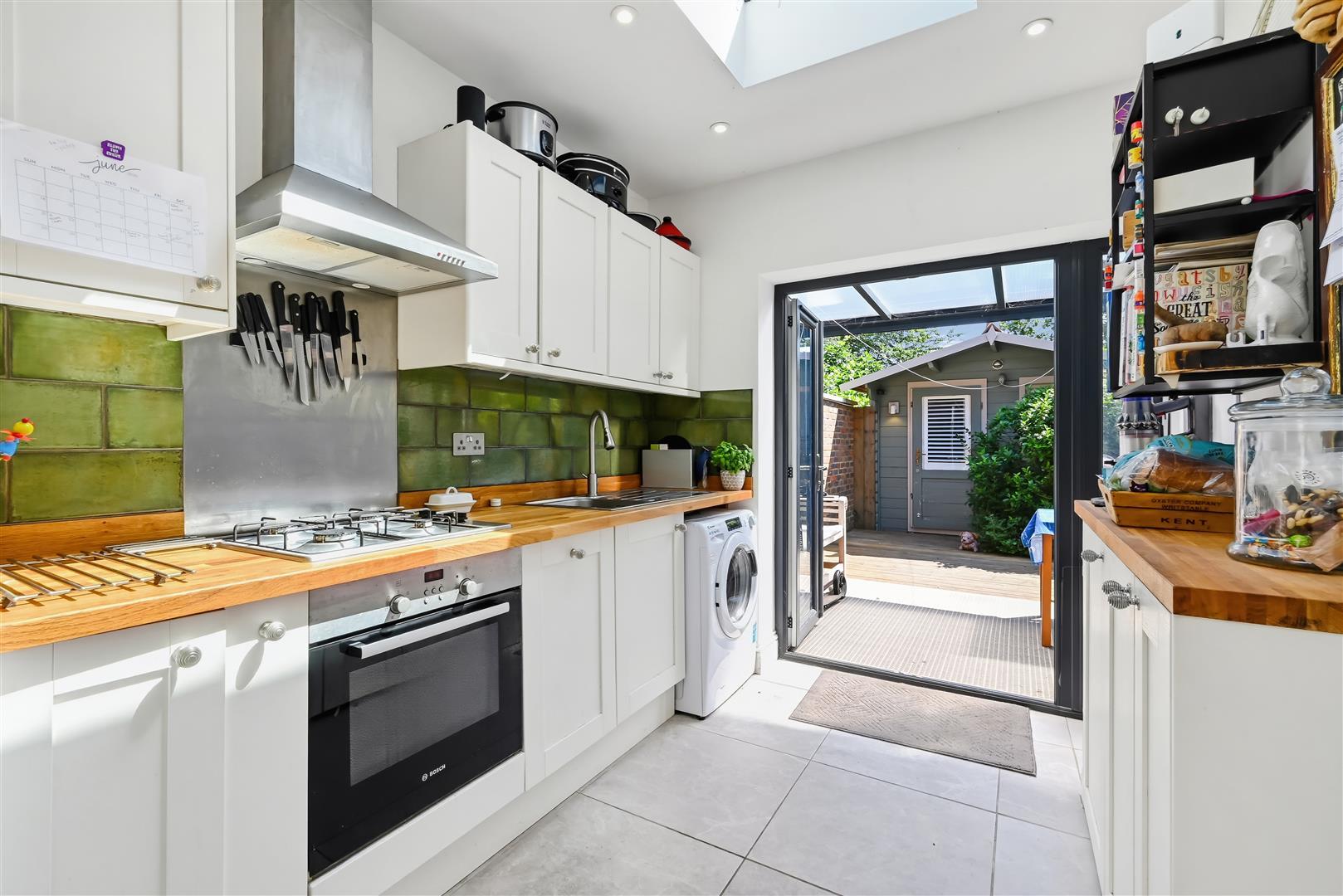 Flat Windermere Avenue in Greater London