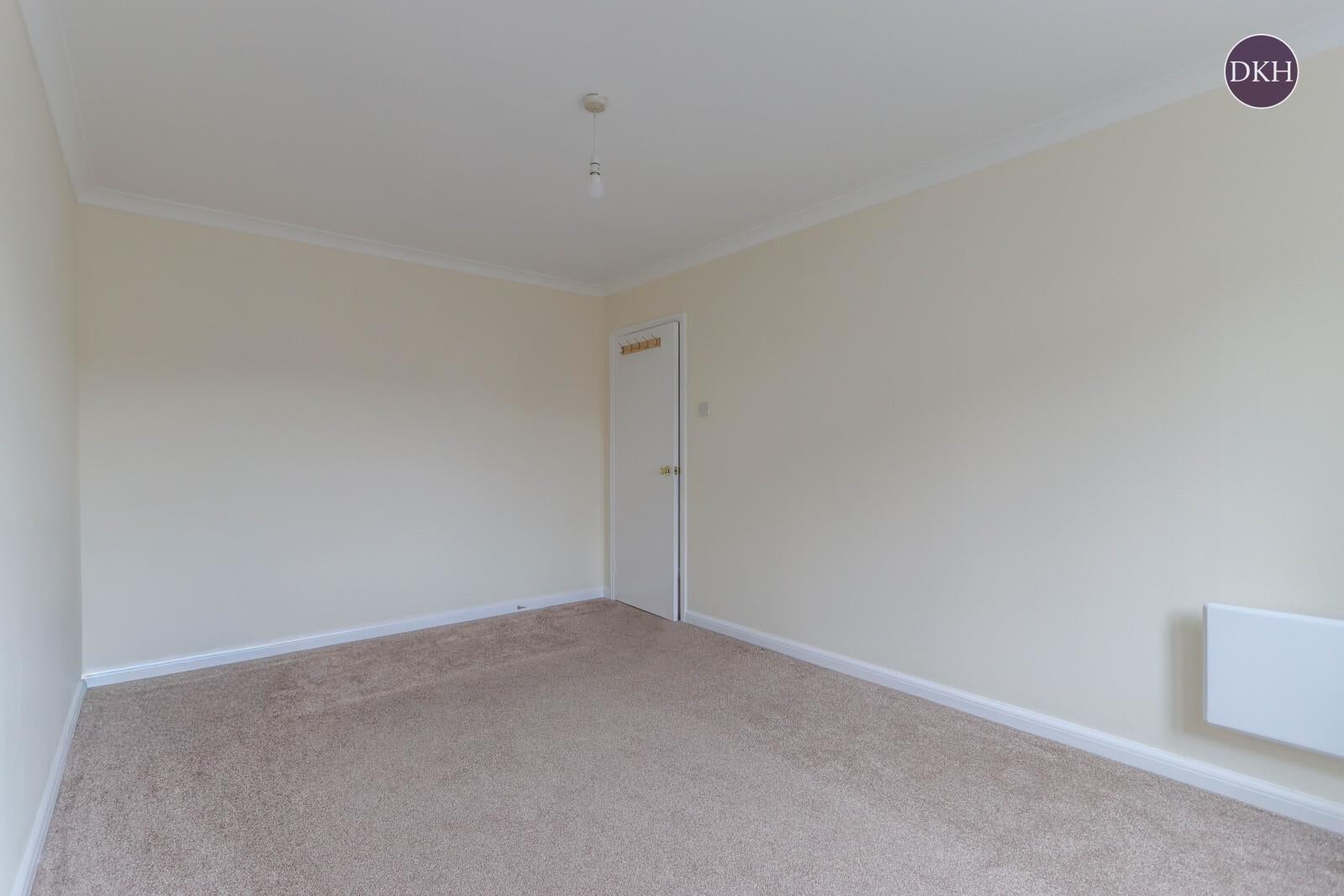 Flat Harwoods Road in Watford