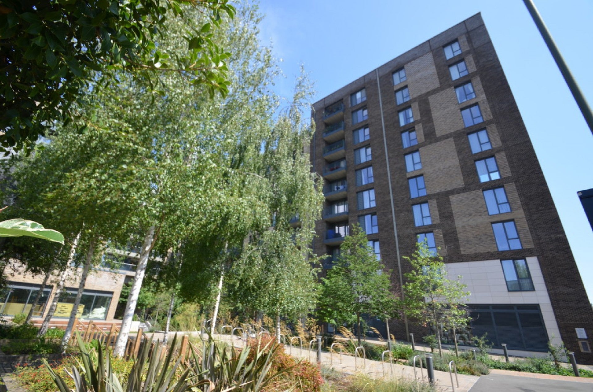 Flat Elmsleigh Road in Borough of Spelthorne