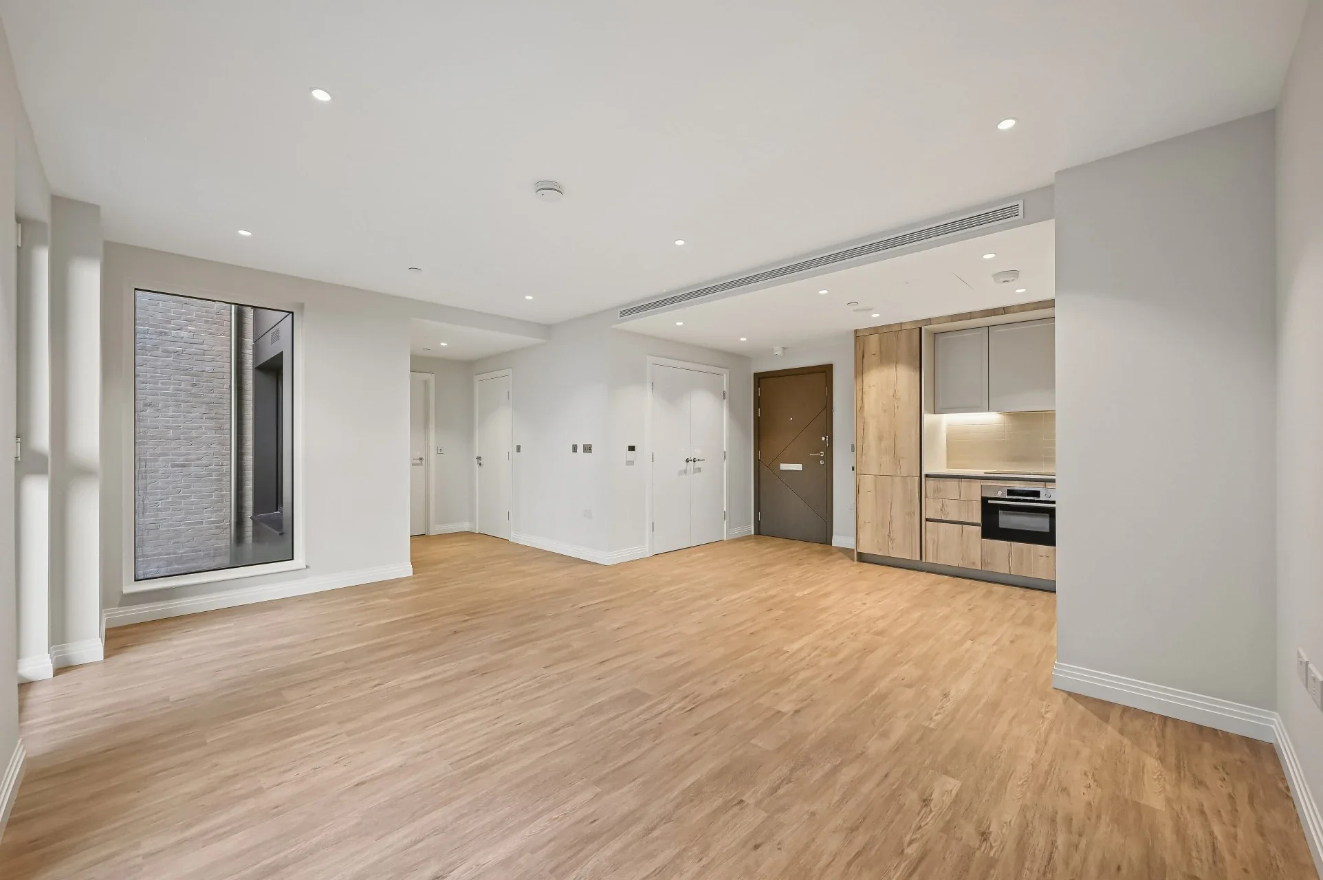 Flat Wincott Street in Greater London
