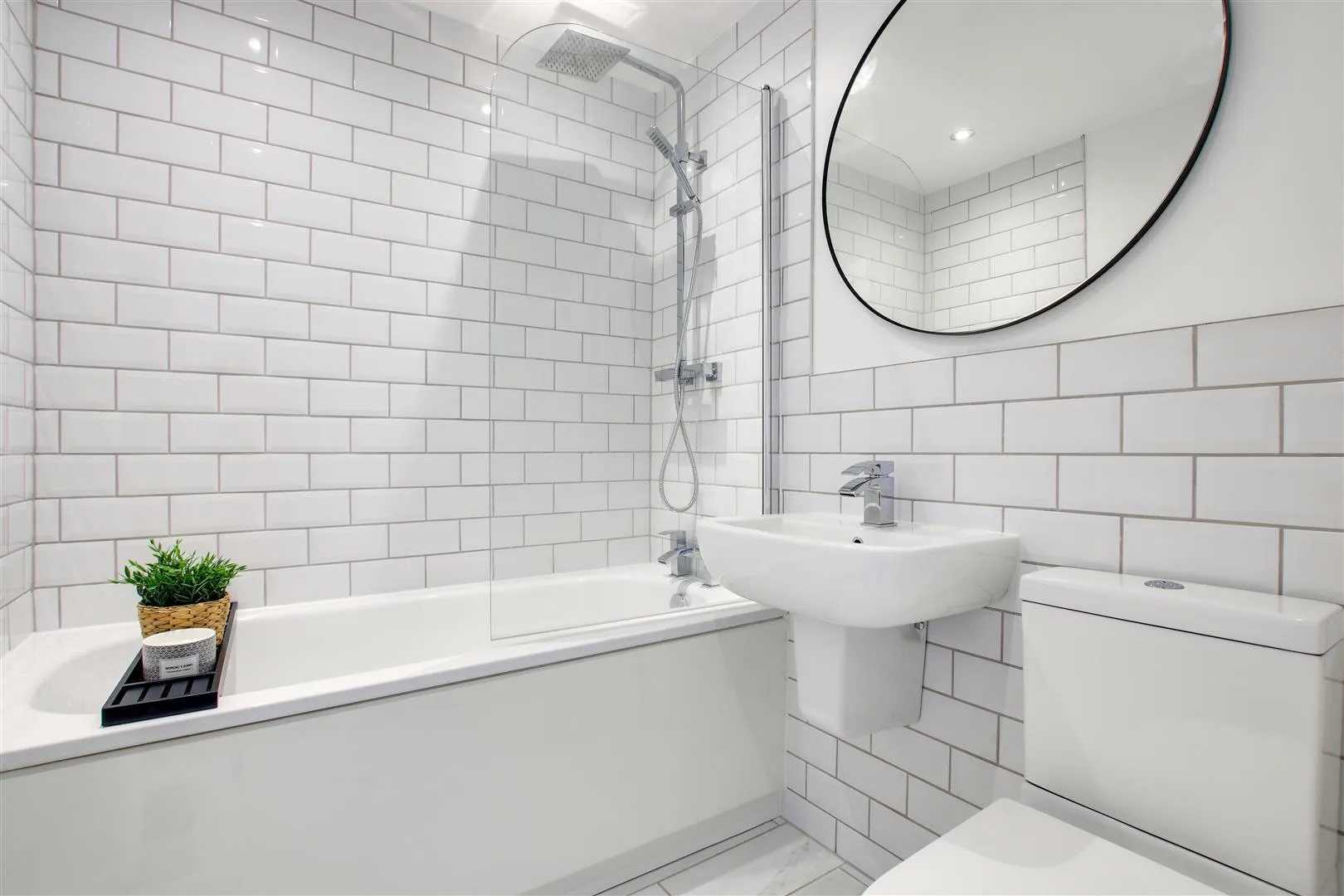Flat Dunraven Drive in Greater London