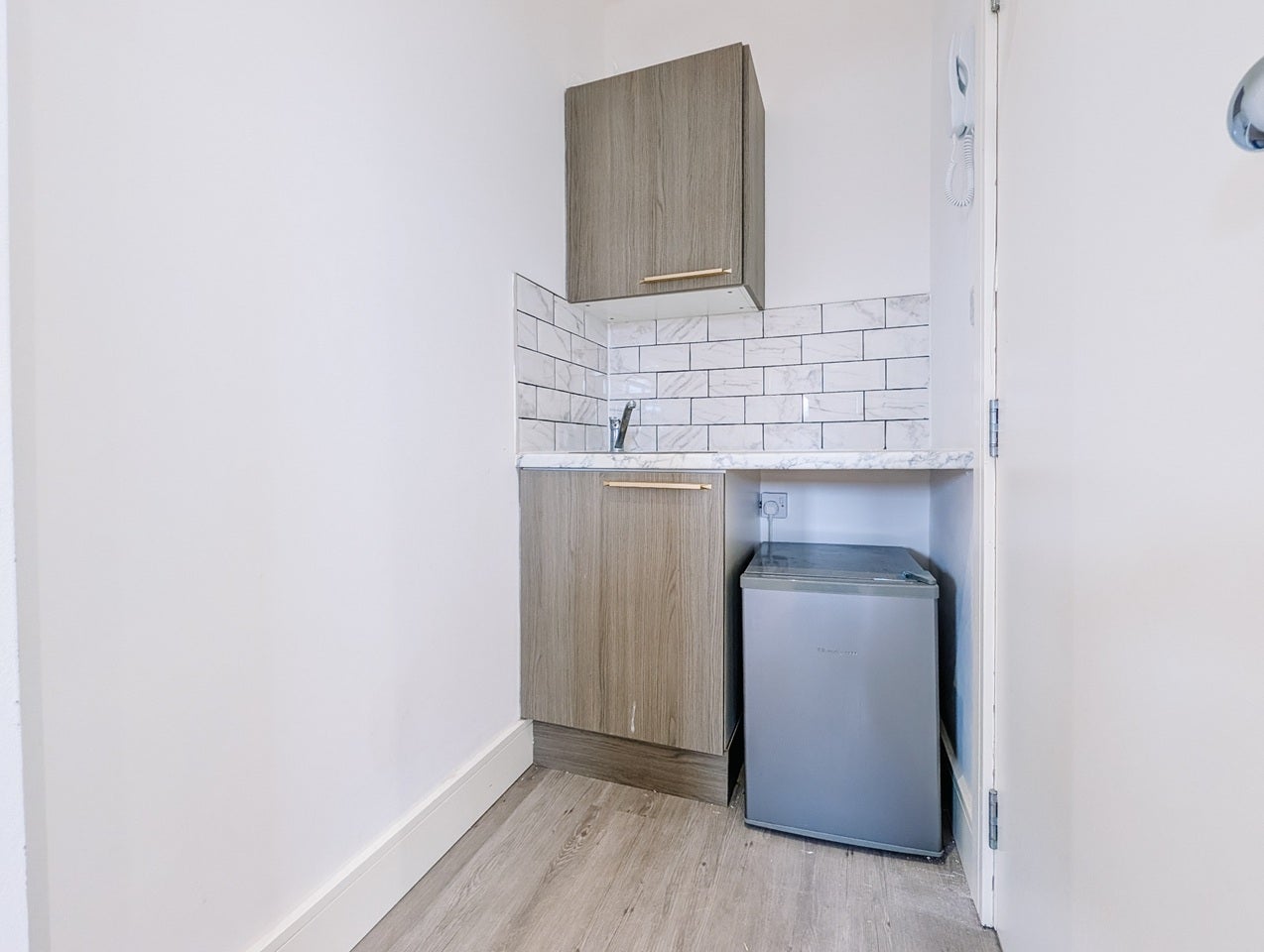 Flat Cumberland Avenue in Southend-on-Sea