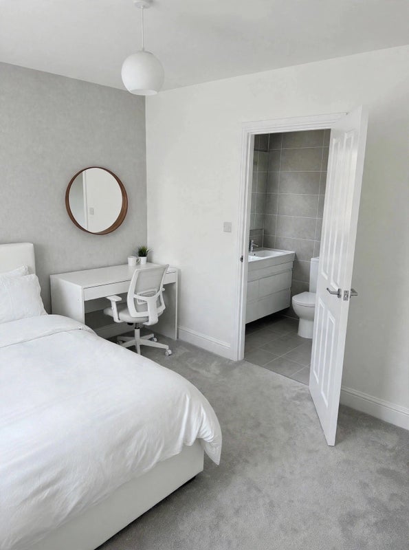 Room Crispin Way in Bristol