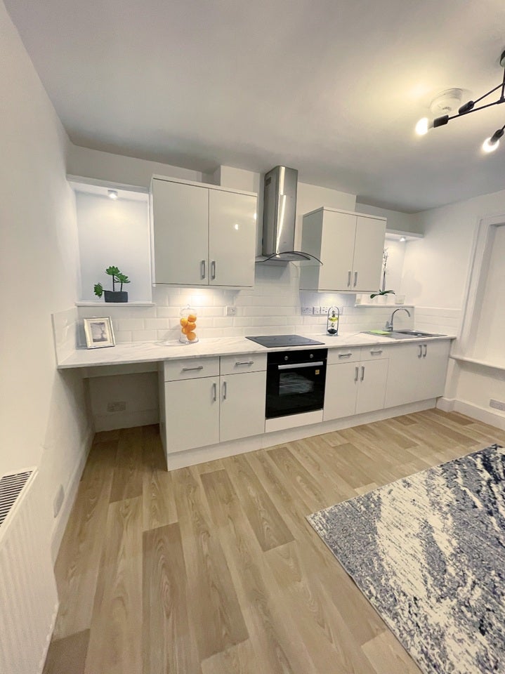 Flat Flaxman Road in Greater London