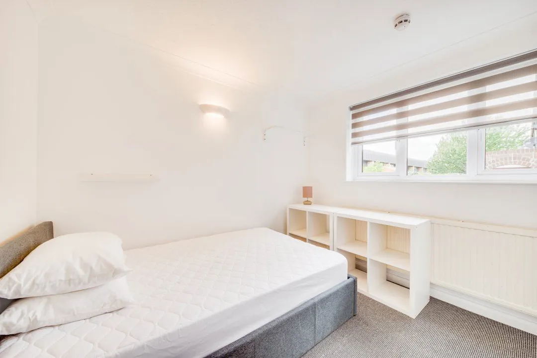 Room Regency Place in Canterbury