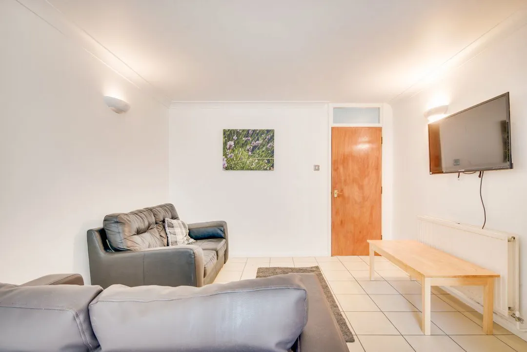 Room Regency Place in Canterbury