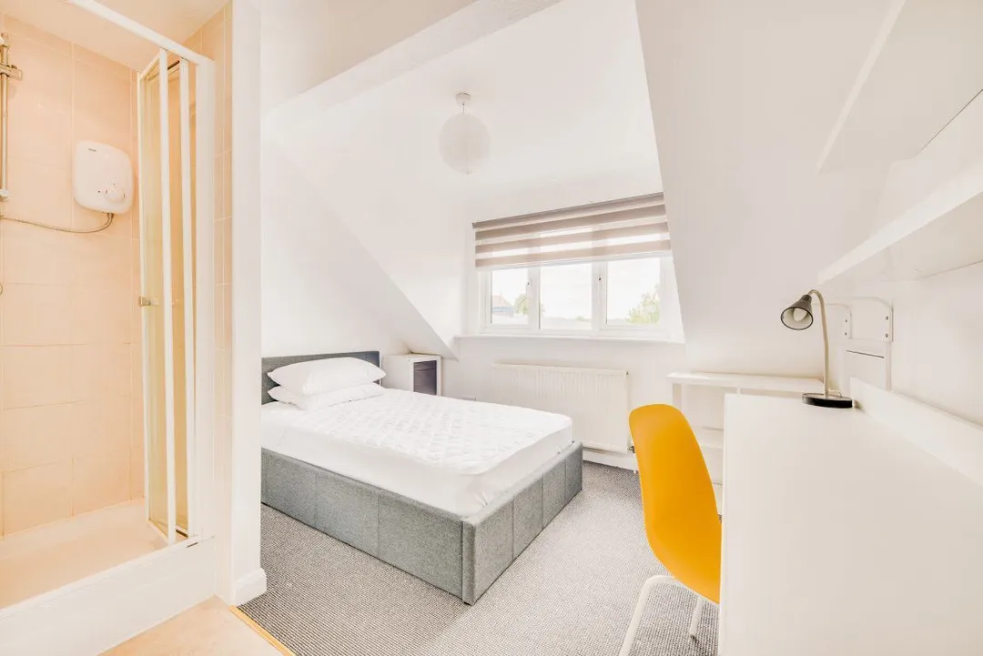 Flat Regency Place in Canterbury