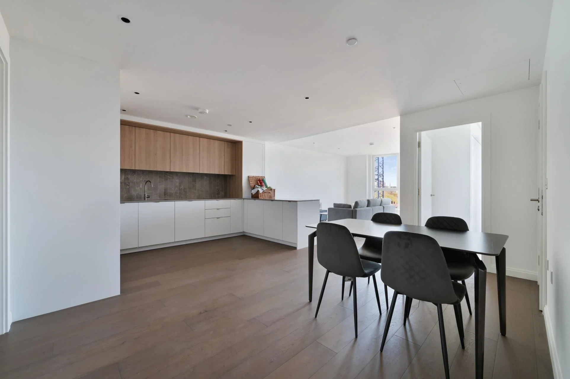 Flat Kennington Lane in Greater London