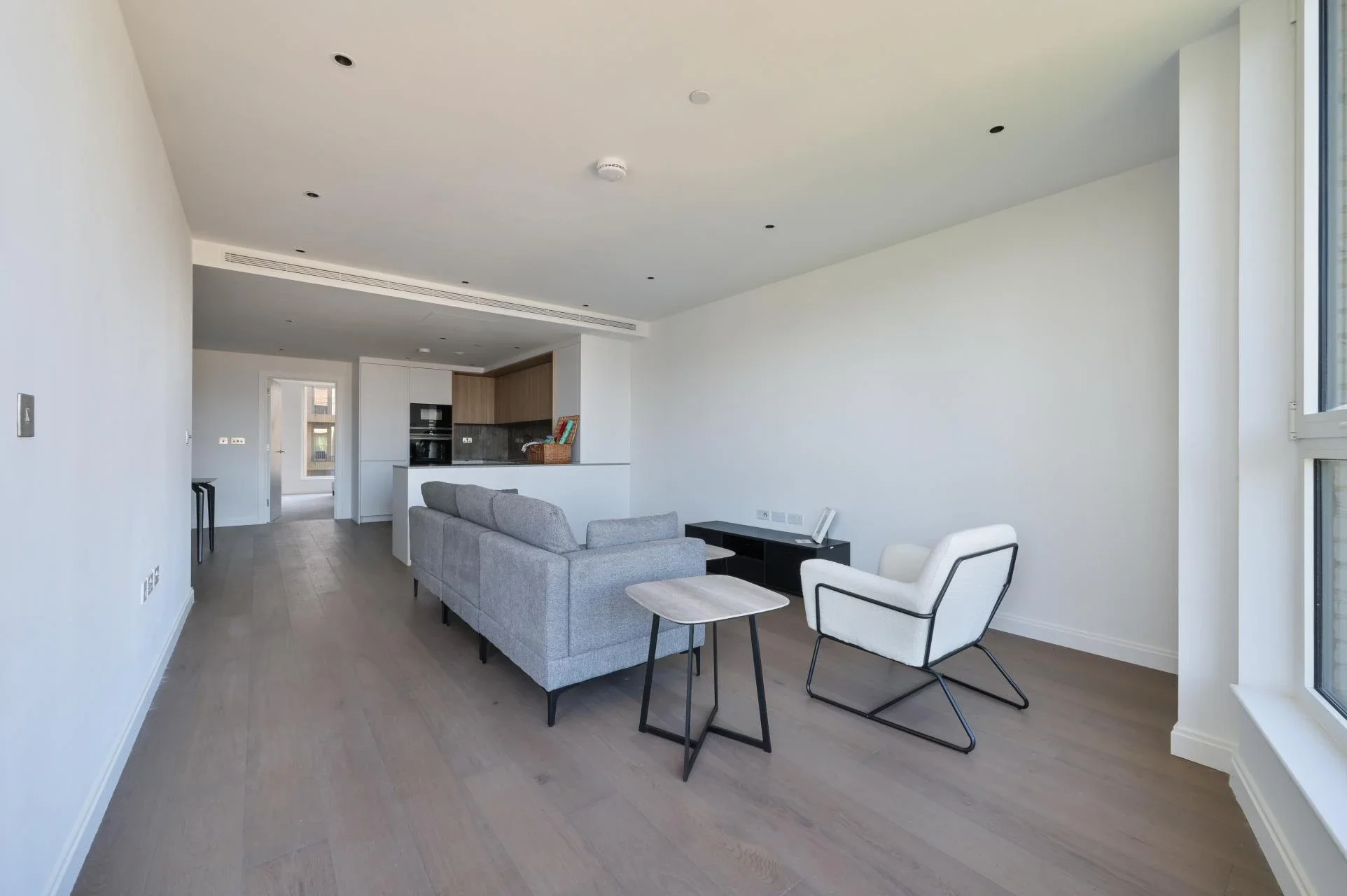 Flat Kennington Lane in Greater London