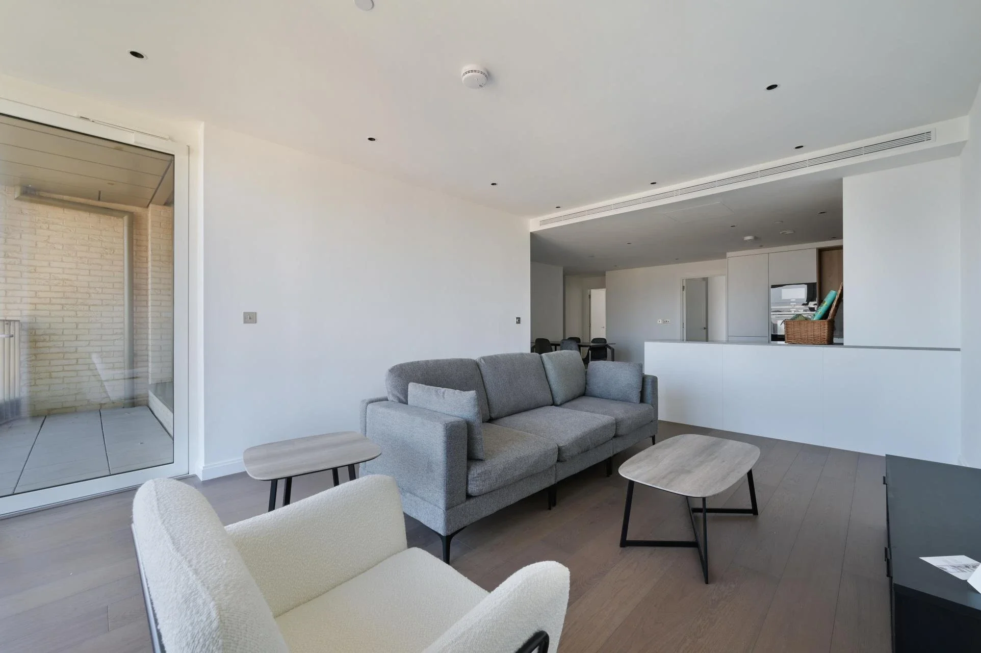 Flat Kennington Lane in Greater London