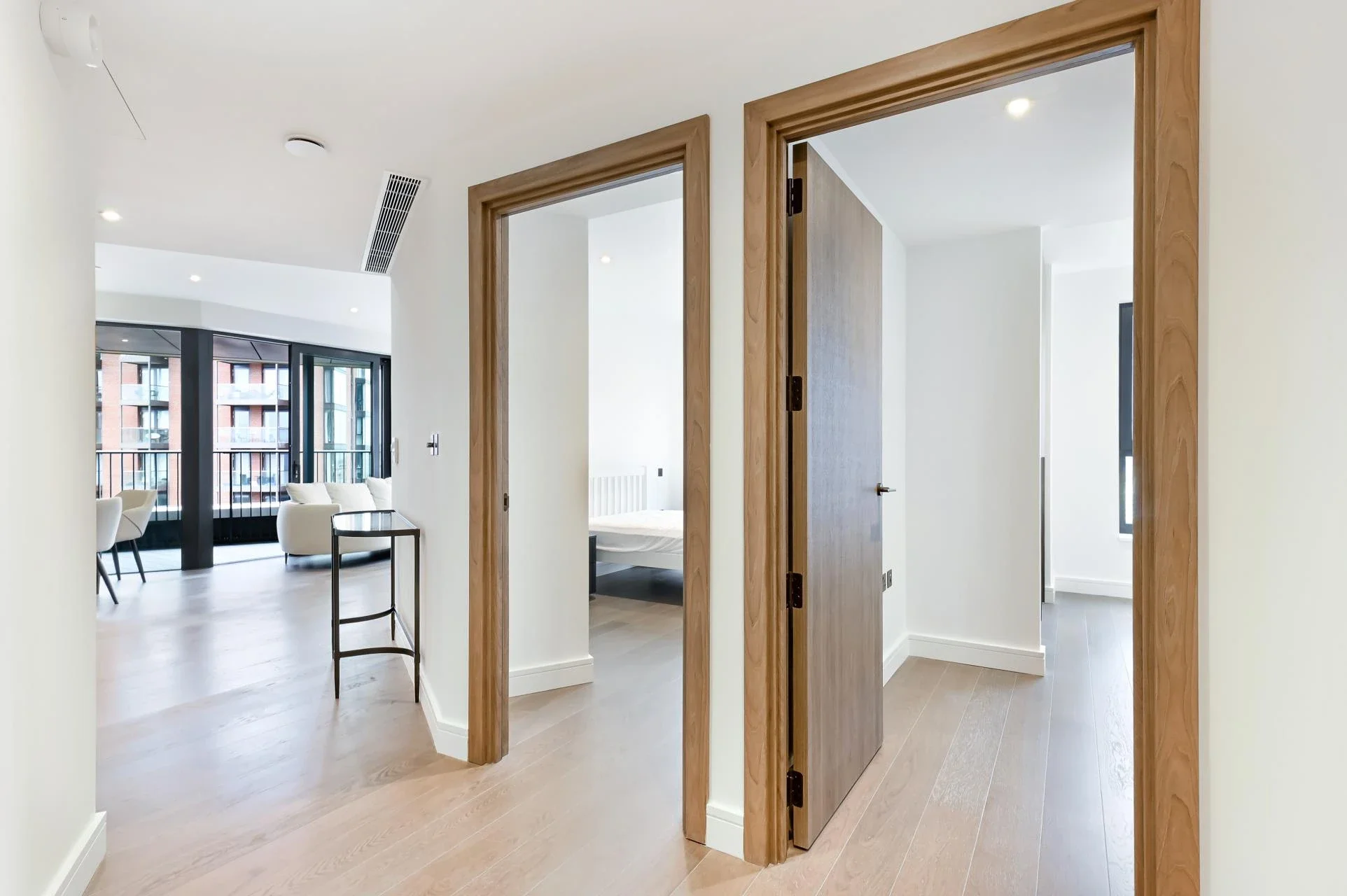 Flat Malthouse Road in Greater London
