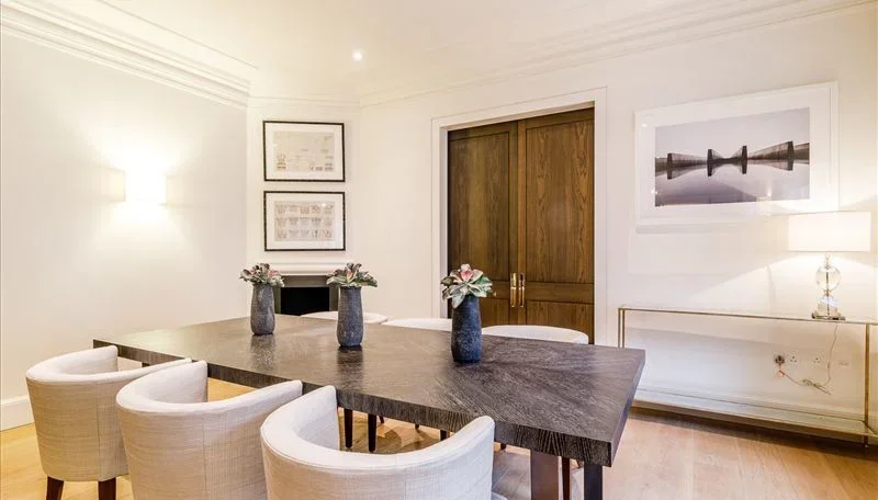 Flat Duke Street in London