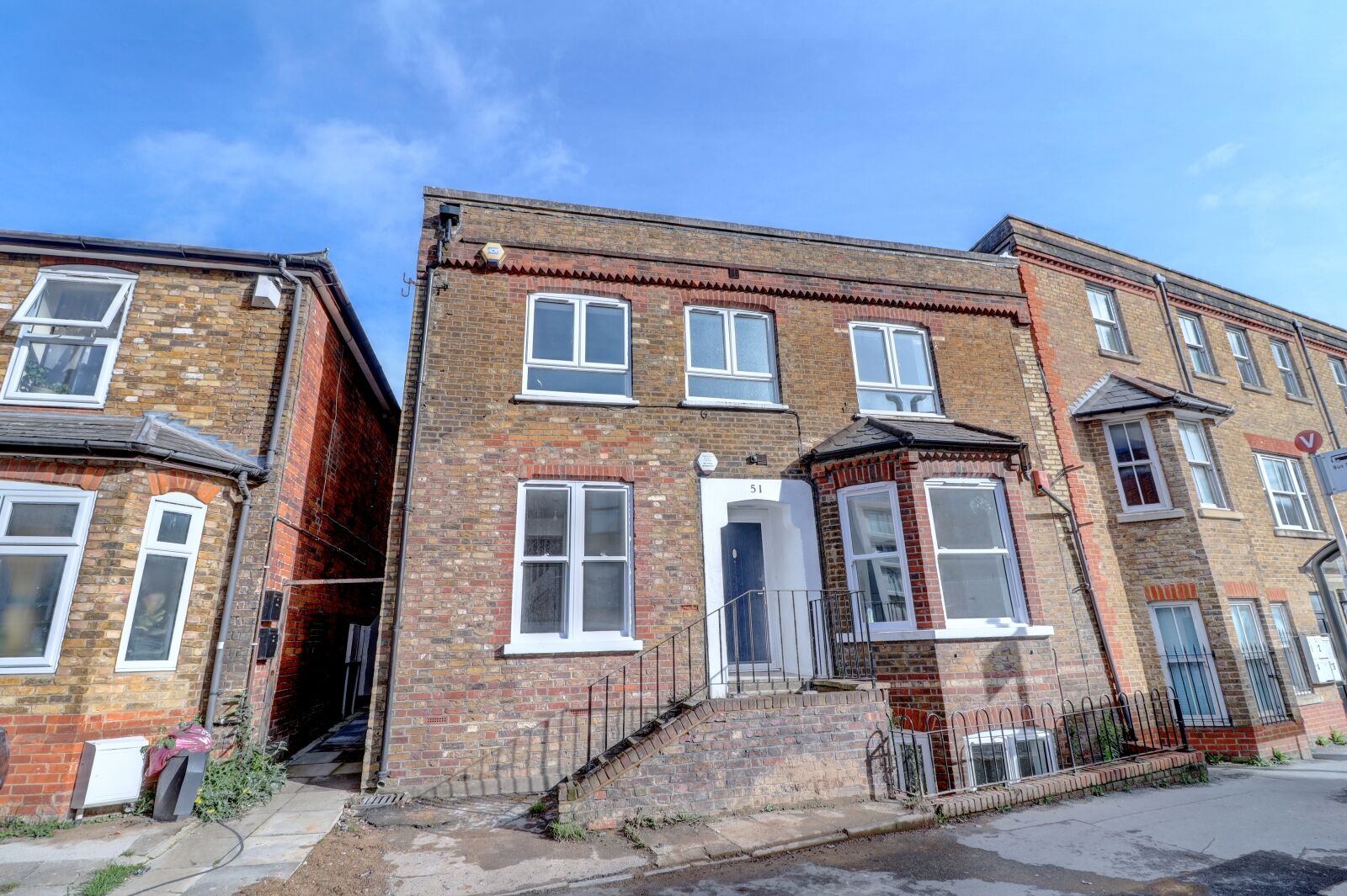 Flat Castle Street in High Wycombe