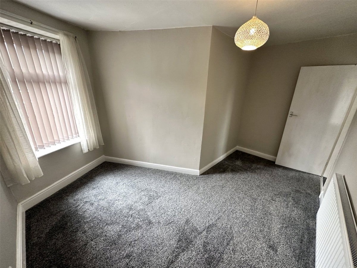 Flat Wainstalls Road in Calderdale