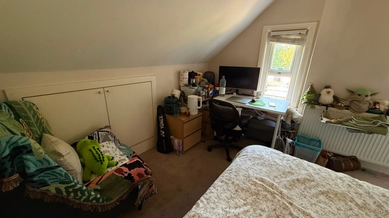 Room Chiswick High Road in Greater London