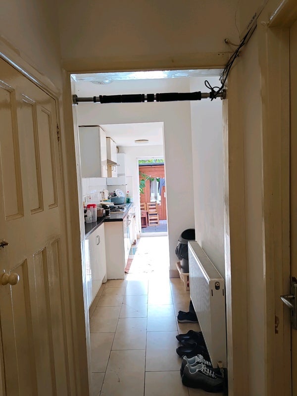 Room Seymour Avenue in Greater London