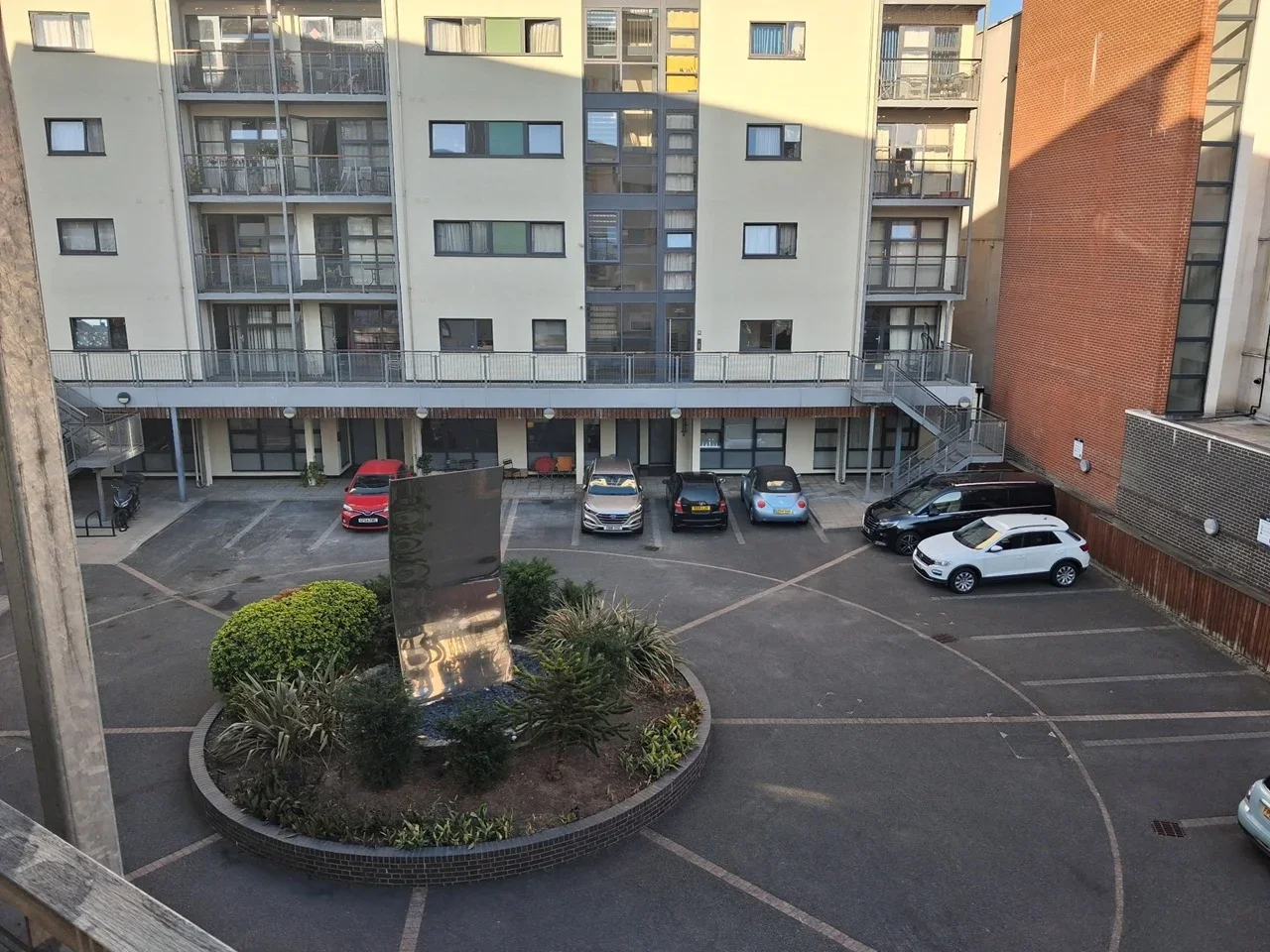 Flat Copenhagen Place in Greater London