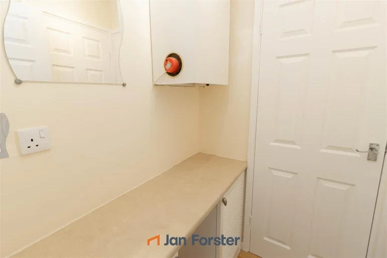 Flat Lydford Court in Newcastle upon Tyne