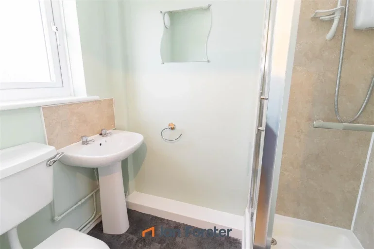 Flat Lydford Court in Newcastle upon Tyne