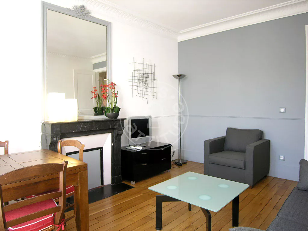 Flat Rue d'Arsonval in Paris