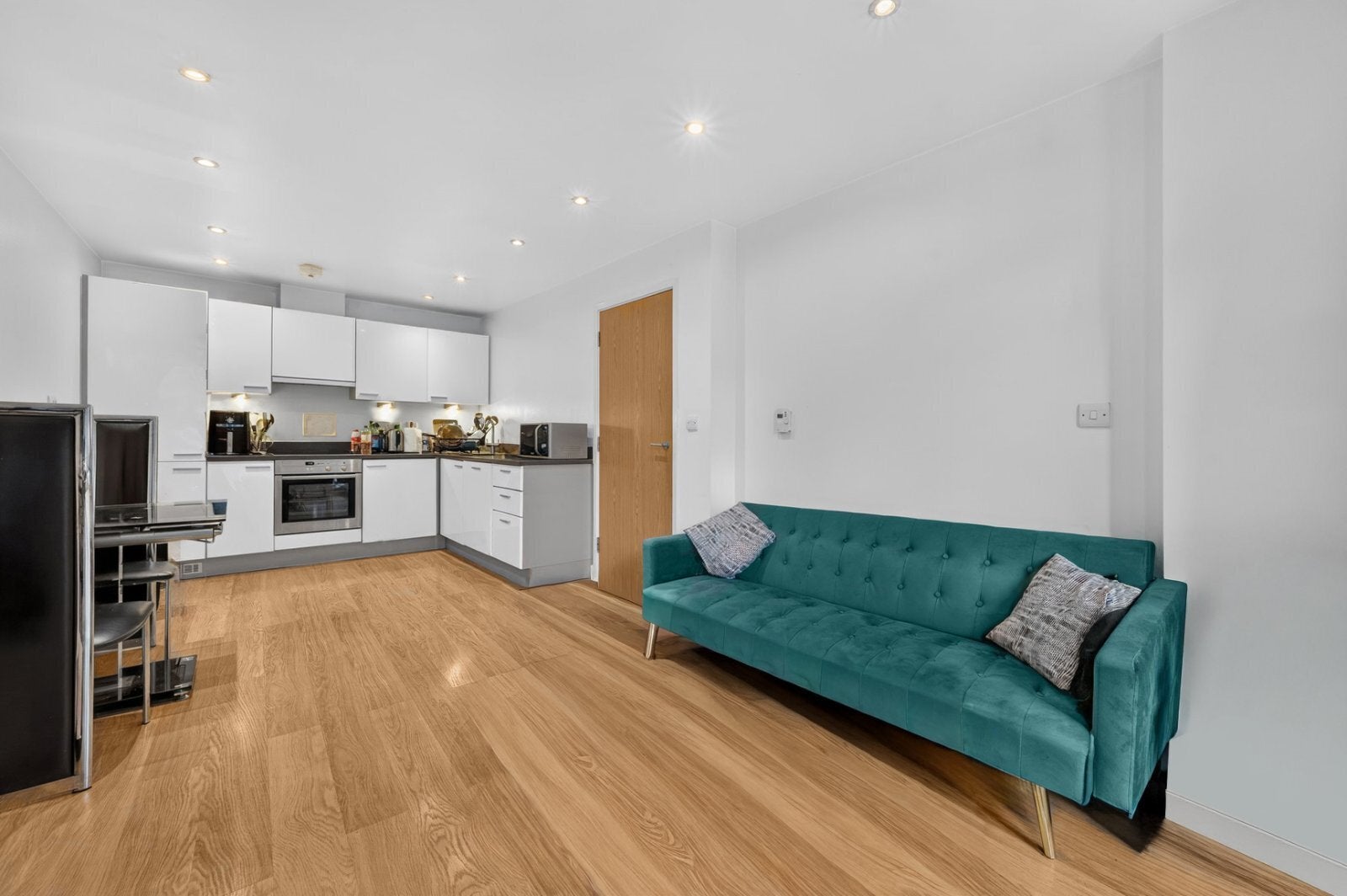 Flat Webber Street in Greater London