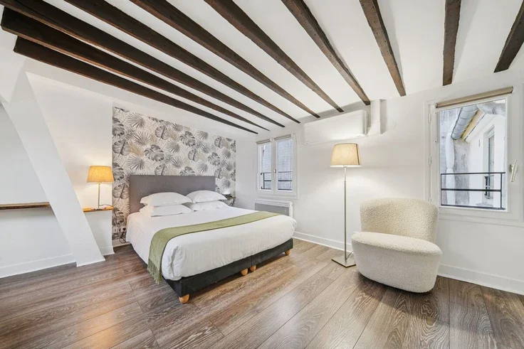 Flat Rue Saint-Sauveur in Paris