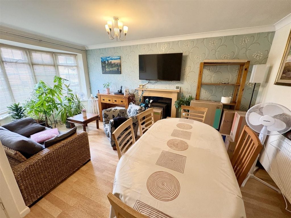 Flat Laburnum Close in Ferndown