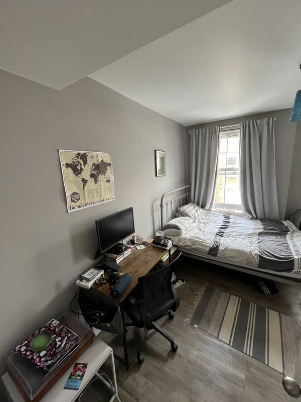 Room Ambergate Street in Greater London