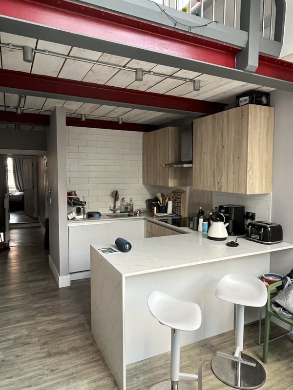 Room Ambergate Street in Greater London