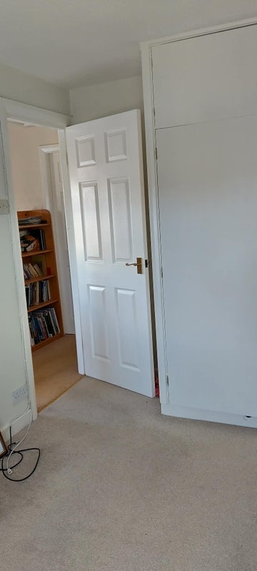 Room Hayton Drive in Leeds