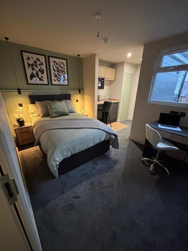 Room Friars' Road in Stafford