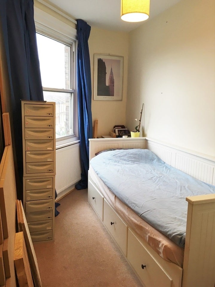 Flat Blythe Road in Greater London