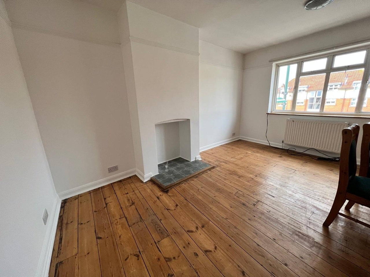 Flat Ewell Road in Greater London