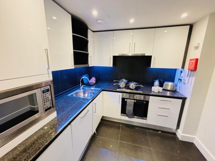 Flat Westferry Circus in Greater London