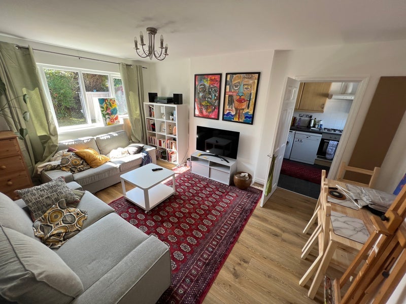 Room Whitchurch Road in Manchester