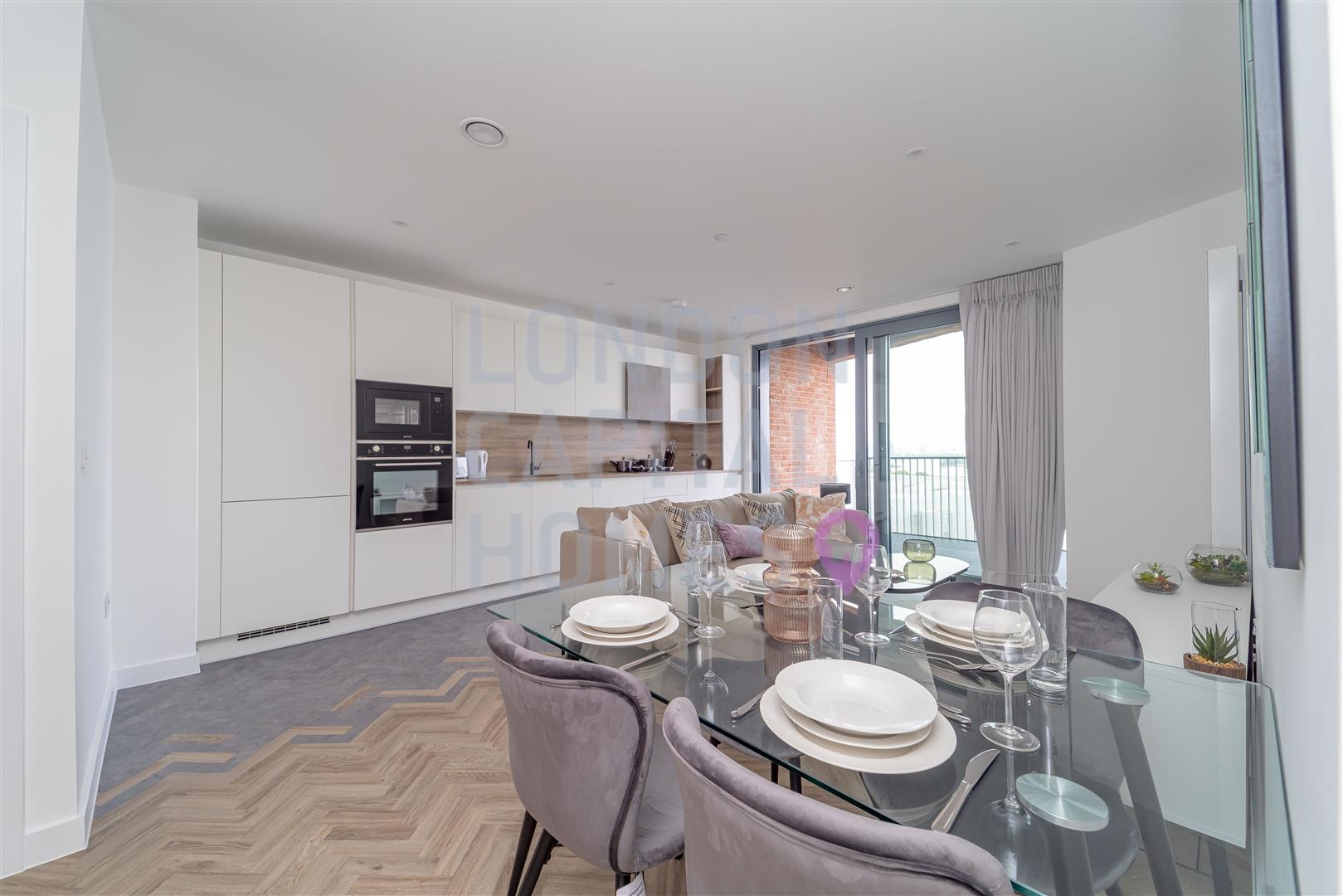 Flat Gillender Street in Greater London