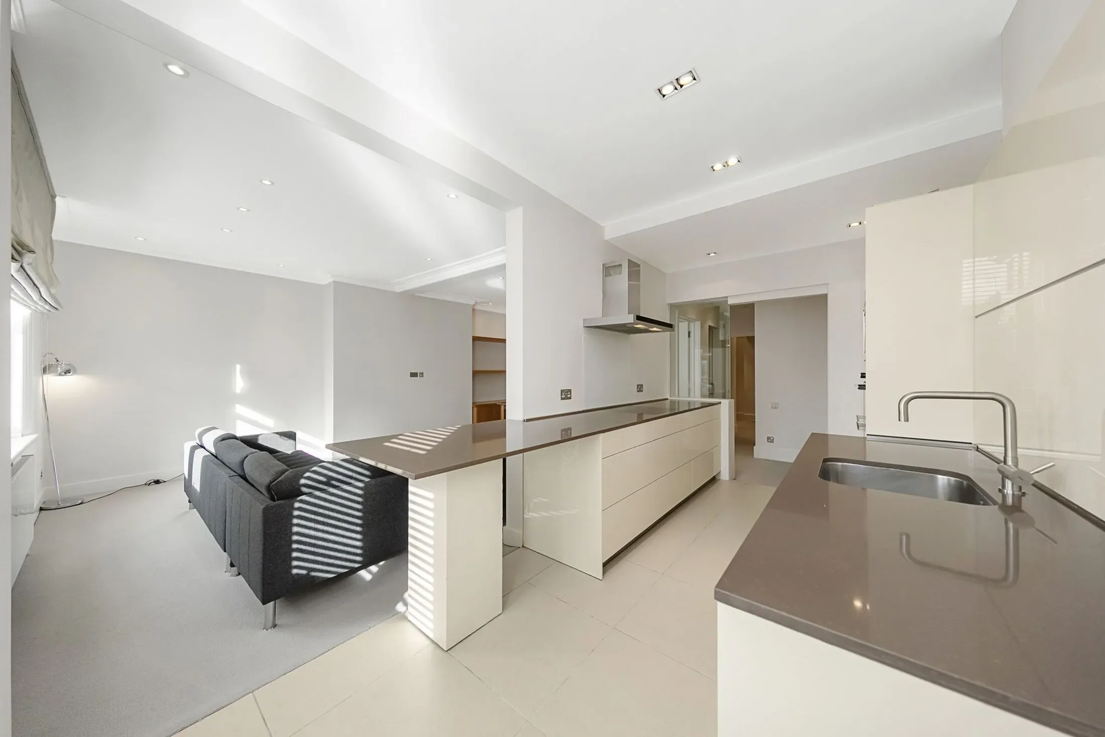 Flat Hans Crescent in Greater London