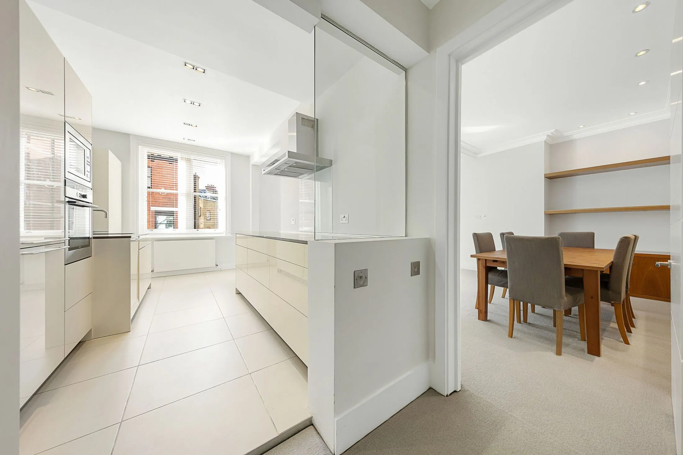 Flat Hans Crescent in Greater London