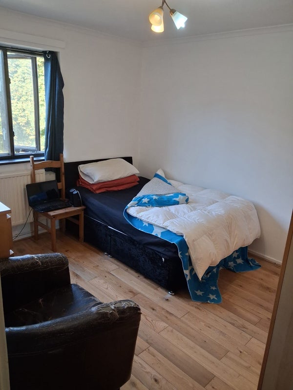 Room Dalmeny Avenue in Greater London