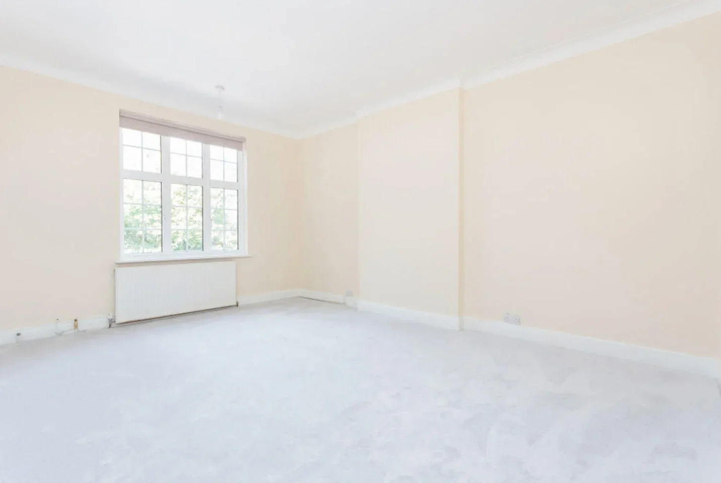 Flat Leigham Avenue in Greater London