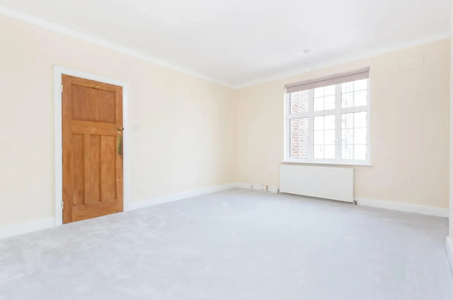 Flat Leigham Avenue in Greater London