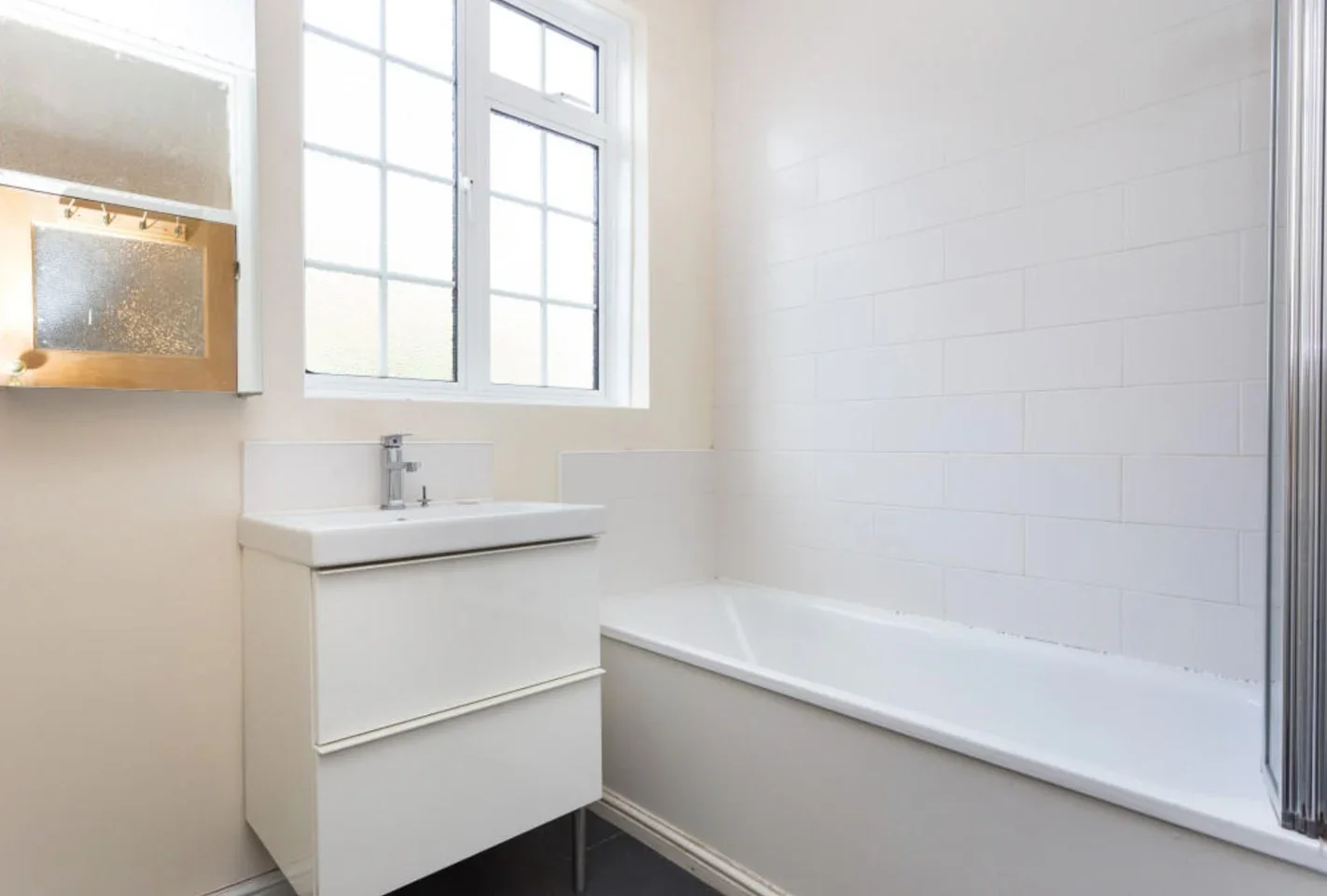Flat Leigham Avenue in Greater London