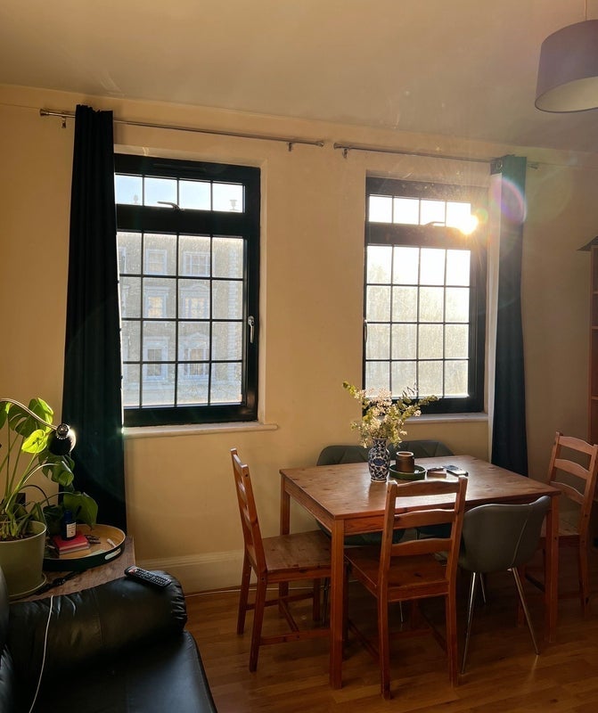 Room Brixton Road in Greater London