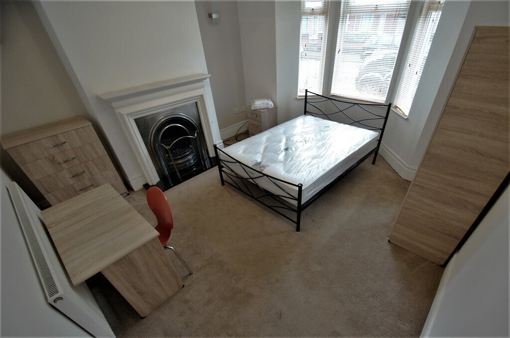 Flat Hollis Road in Coventry
